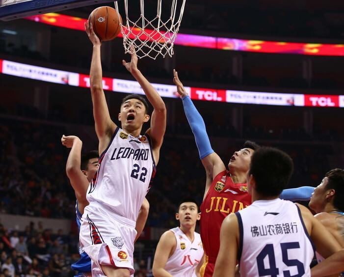 强大的中场 强大的中场