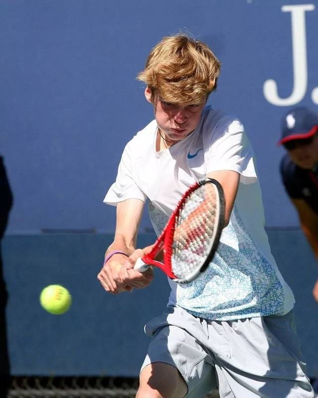 而不是简单 而不是简单