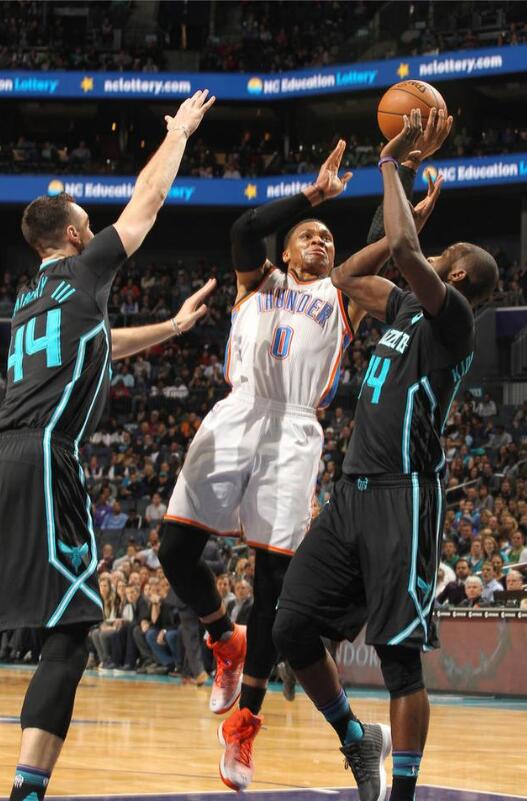 铃木彩艳近